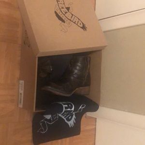 Freebird by Steve Madden. “Sammi” black size 10